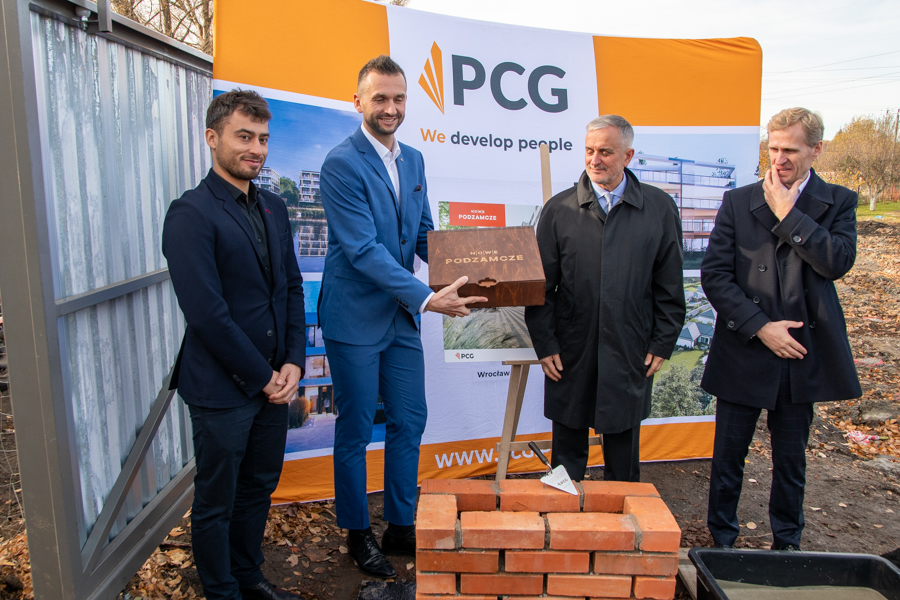 Nowe Podzamcze, Wmurowanie kamienia węgielnego | Nowe Podzamcze Wałbrzych | PCG