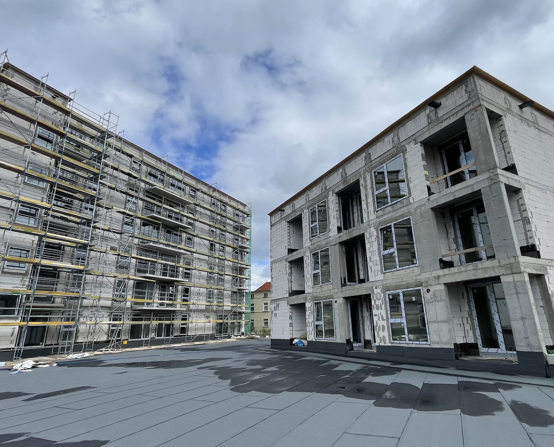 Merloft, Dziennik budowy