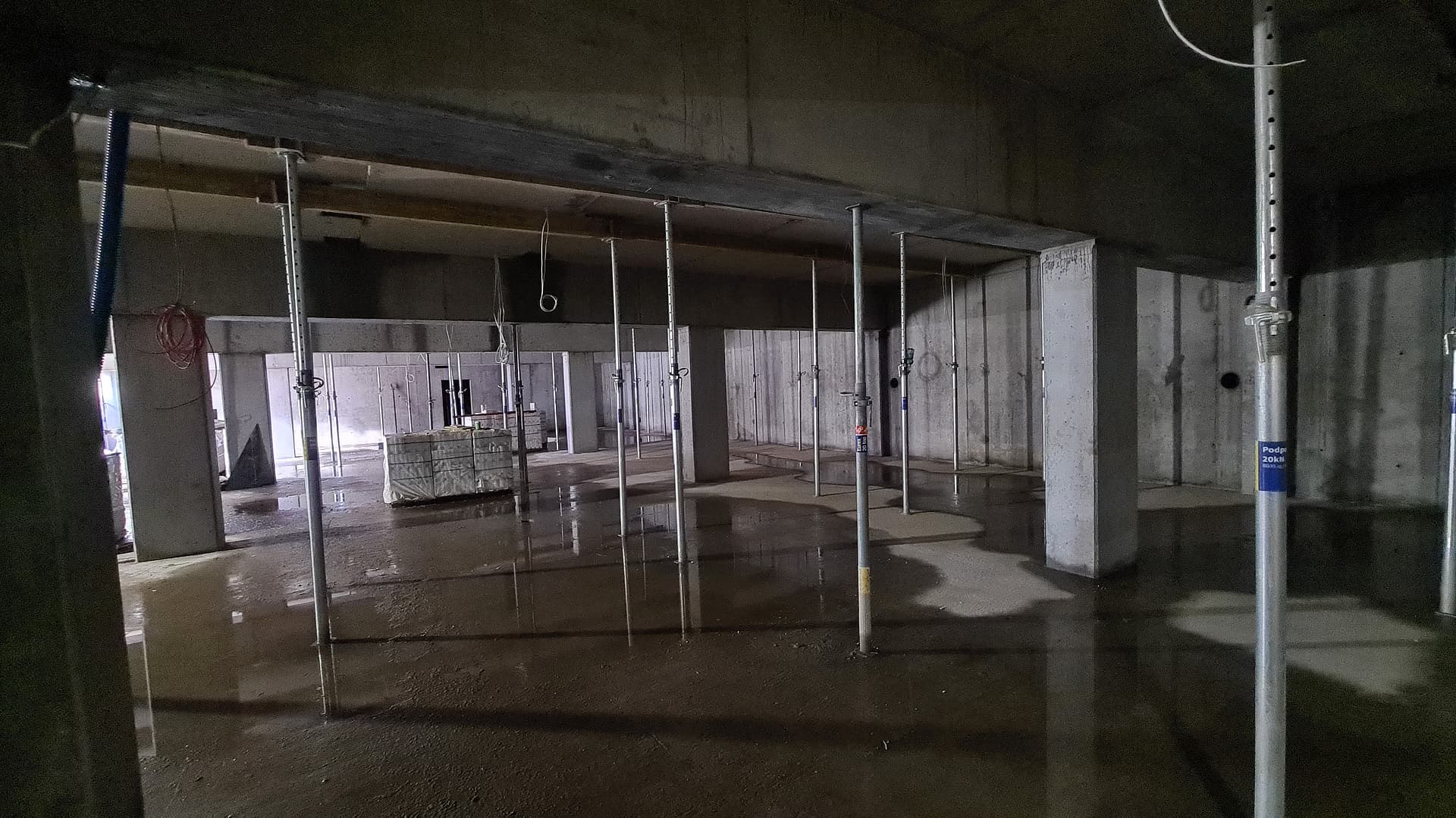 Merloft, Dziennik budowy