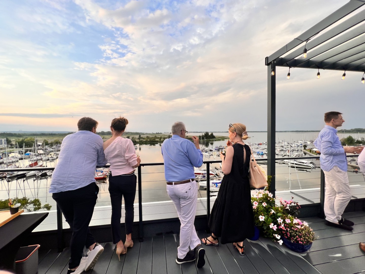 Nocne zwiedzanie Victoria Apartments - event na tarasie