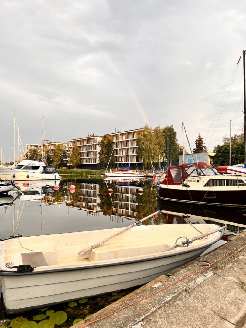 Nocne zwiedzanie Victoria Apartments - widok na inwestycję